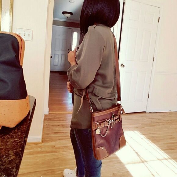 Chaps crossbody bag  - Picture 5 of 7